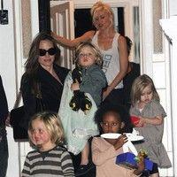 Angelina Jolie takes her children to visit Gwen Stefani | Picture 88182
